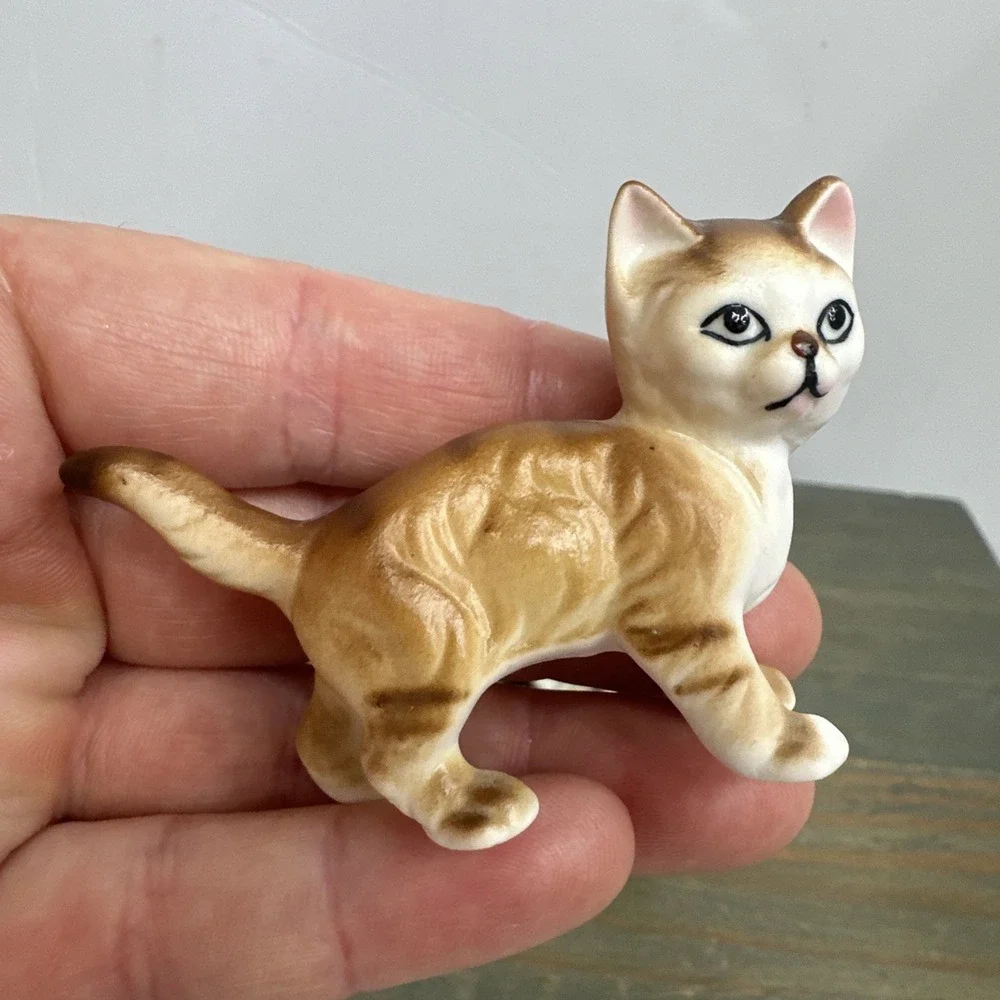 Lot 5 Vintage Bone China cat Miniatures Playful Kittens made Japan Foil Stickers